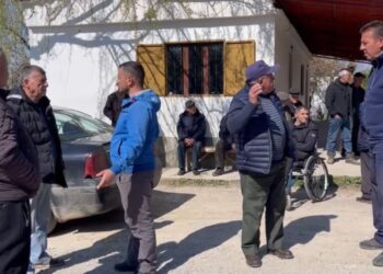 Fermerët e fushës së Maliqit në protestë për dëmet e mëdha: Do bojkotojmë zgjedhjet