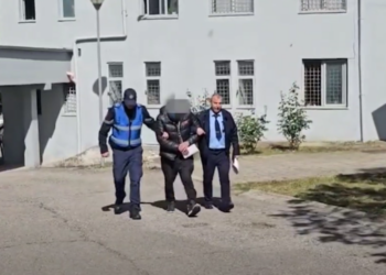 Shfrytëzonin 26-vjeçaren për prostitucion, 2 në pranga në Gjirokastër