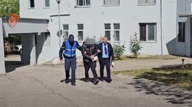 Shfrytëzonin 26-vjeçaren për prostitucion, 2 në pranga në Gjirokastër