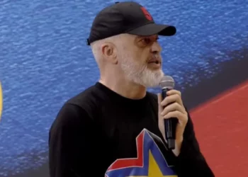 Rama u kërkon votën duke i fyer dibranët: Gjysma e burrave shqiptarë janë çyrykë