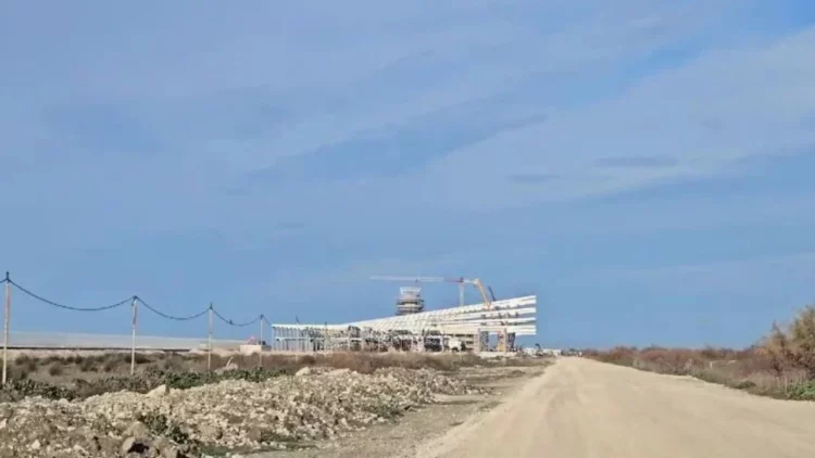 Punonjësi ra nga lartësia në aeroportin e Vlorës, arrestohet administratori i kompanisë së ndërtimit