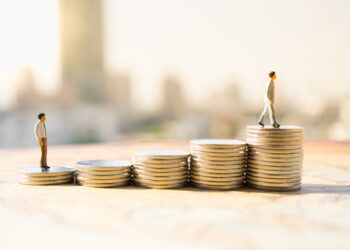 Shpërblimet ndaj punonjësve nuk ndjekin ritmin e pagave, më të ulëta se para pandemisë