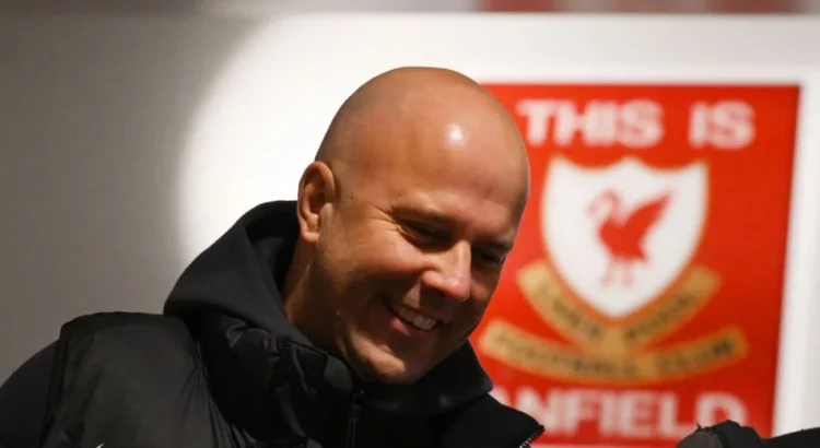 Van Dijk nuk firmos rinovimin, Arne Slot i tregon klubit se kush duhet të jetë pasuesi