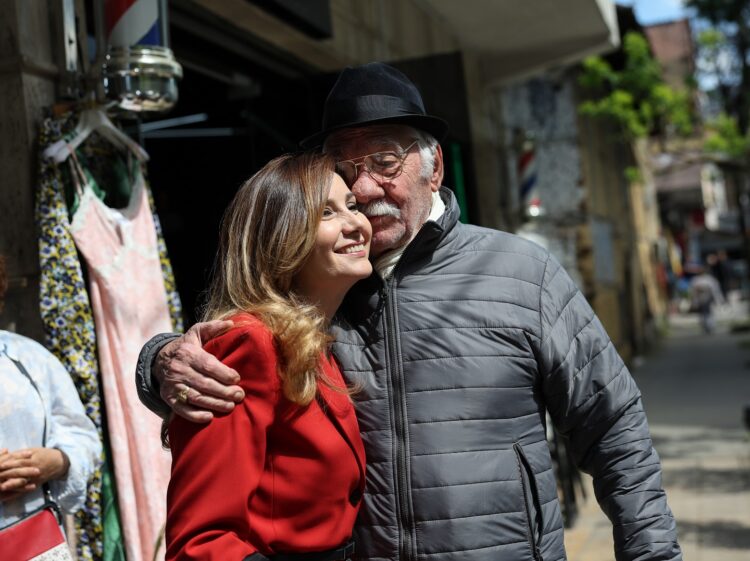 “Qytetarët të zhgënjyer nga qeveria”, Tabaku takohet me aktorin e mirënjohur Reshat Arbana