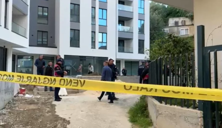 “E vranë mo e vranë!” Shpërthen në lot bashkëjetuesja e 58-vjeçarit të ekzekutuar me tre plumba