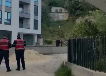 EMRI/ Gjendet i vdekur roja i një objekti në Vlorë, ekzekutohet me armë zjarri pranë banesës