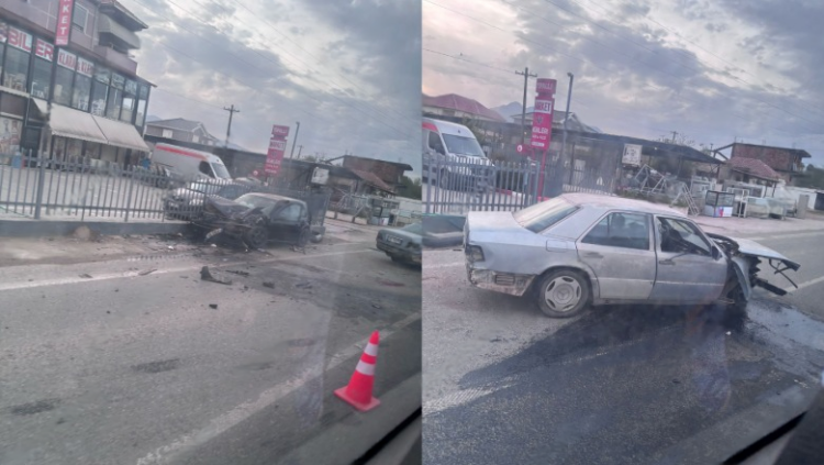 Përplasen dy makina te ura e Tapizës, humb jetën gruaja