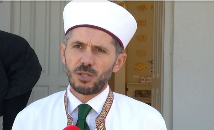 Këlliçi thirrje ish-myftiut dhe Ergest Bitinit: U skandalizuat nga gishti im, pse heshtni për gjuhën skandaloze të Ramës me fëmijët