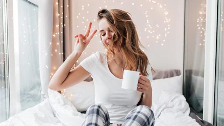 Zgjoheni në mëngjes pa alarmin e orës, çfarë do të thotë për personalitetin tuaj