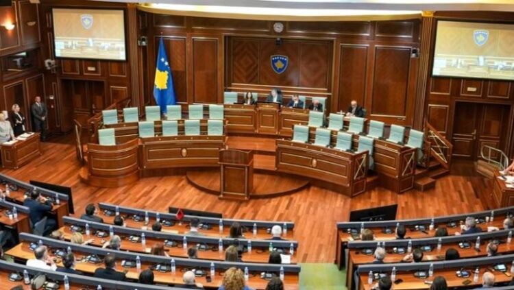 Kosovë/ Deputetët mblidhen për të njëmbëdhjetën herë për konstituimin e Kuvendit