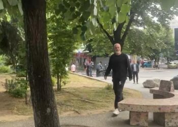 Çfarë ndodhi? Pak para mbylljes së kutive, Rama mbërrin në selinë e PS