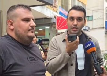 Zyra sekrete e PS pranë shkollës “Petro Nini”, shoqërohen 3 persona/ PD akuza policisë për mosveprim