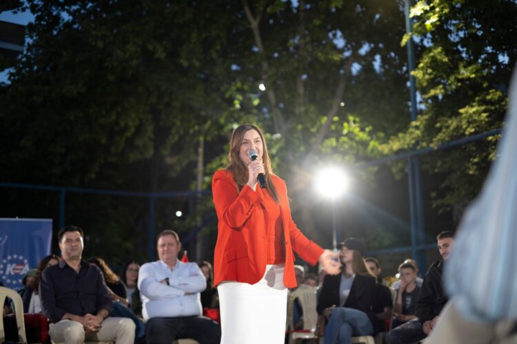 Taulanda Jupi në Laprakë: Bashkë me qytetarët për një Shqipëri që nuk ndalet më në vend