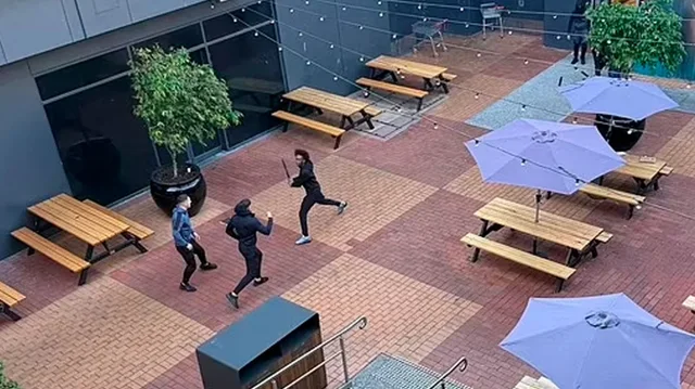 Sulm me thikë në një qendër tregtare në Melbourne/ Plagosen 4 persona (VIDEO)
