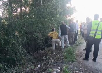 I zhdukur prej një dite! 65-vjeçari gjendet i pajetë pranë kanalit kullues në Divjakë