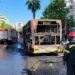 Momente paniku në Durrës, merr flakë autobusi me pasagjerë