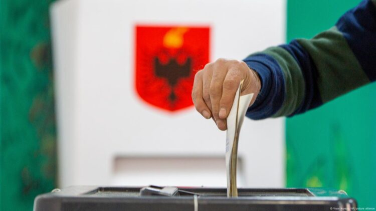 PD-ASHM në avantazh të ngushtë ndaj PS në Vorë, numërohen 6 kuti