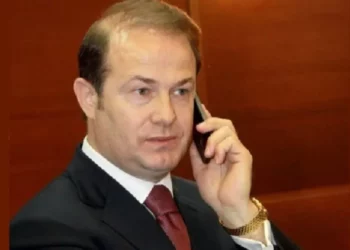 U denoncua nga një qytetar se i kërkoi votën në derën e shtëpisë, Policia çon në Prokurori Gjin Gjonin