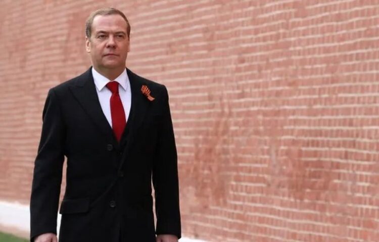 Rusia paralajmëron Zelenskyn: Nëse na prekni më 9 maj, Kievi do të zhduket