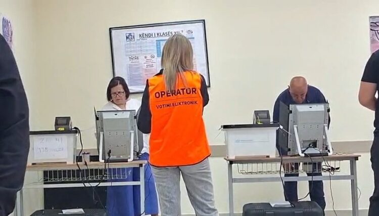 Nis numërimi i votave në Pustec