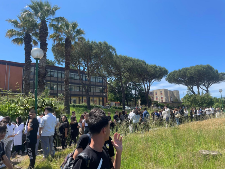 Vazhdon vala sizmike në Napoli, shpallet gjendje e jashtëzakonshme