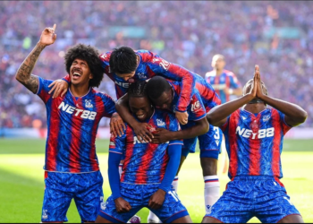 Kristal Palas fiton trofeun e parë madhor, mposht Sitin në finalen e “FA Cup” dhe shkruan historinë