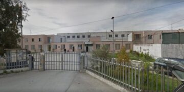 Kontroll blic në burgun e Durrësit, sekuestrohen 10 celularë