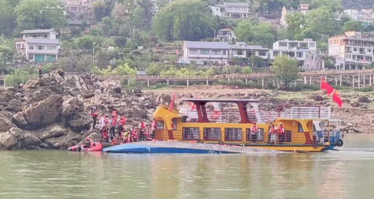 Përmbyten 4 anije turistike në Kinë, 9 të vdekur dhe 1 i zhdukur