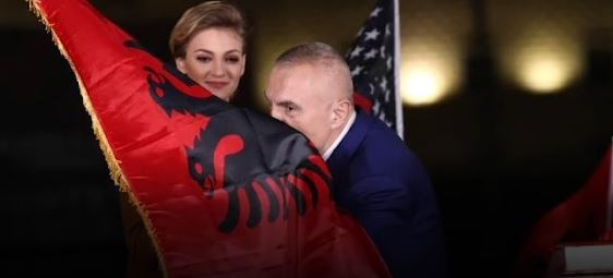 “Gazetarët nuk u lejuan të hynin në qendrën e votimit”, Ilir Meta: Dola i veshur Kuq e Zi