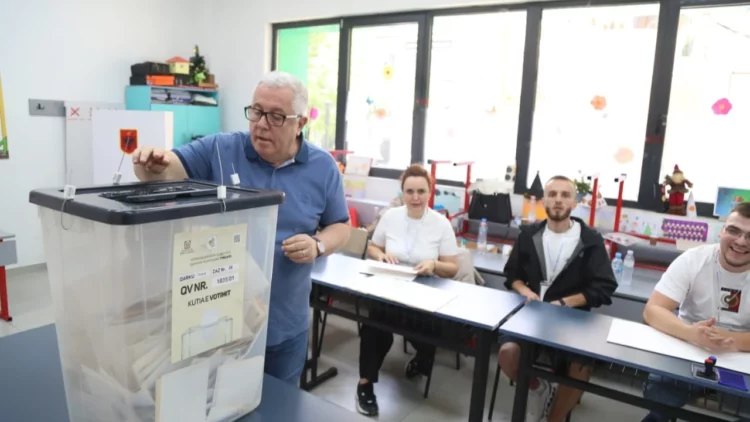 Deri në 16:00 votuan 36.27% e zgjedhësve, pjesëmarrja 4.5% më e ulët se në 2021