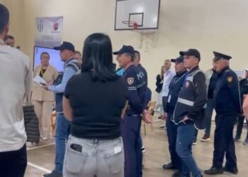 Pezullohet numërimi në KZAZ 31, nxirren jashtë të gjithë vëzhguesit