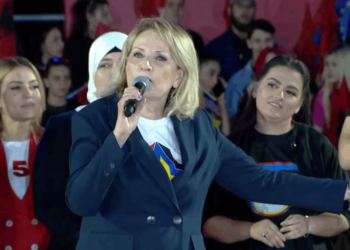 Edhe socialistët u befasuan nga Mimi Kodheli: Europa ka qenë ëndërr e gjyshit tim partizan dhe e Kristaq Ramës