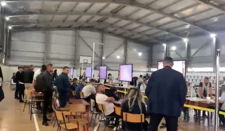 Mbyllet numërimi i votave në Skrapar, ja rezultati