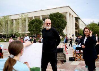 Arsimi në fushatë: Si po përdoren nxënësit për kalendarin elektoral të Ramës