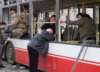 Sulm me dron ndaj një autobusi në Ukrainë, 9 të vdekur