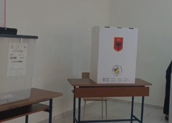 Nuk nis procesi i votimit në disa zona të thella të Shkodrës! Komisionerët s’janë paraqitur