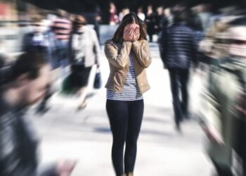 Studimi: Çrregullimet mendore dhe obeziteti kërcënojnë adoleshentët