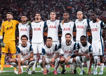 Tottenham rikthehet tek trofeu pas 17 vitesh, mposht United në finalen e Europa League