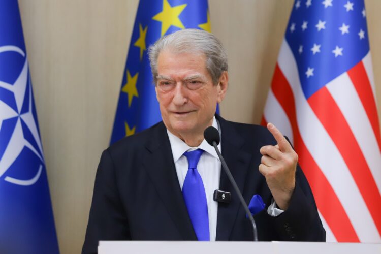 Berisha falënderon votuesit dhe apelon: Votoni masivisht për të ardhmen tuaj dhe të vendit