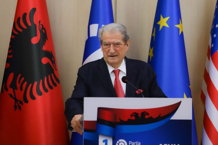 Berisha paralajmëron protestë në Tiranë ditën e Samitit të BE: Zgjedhjet u vodhën!