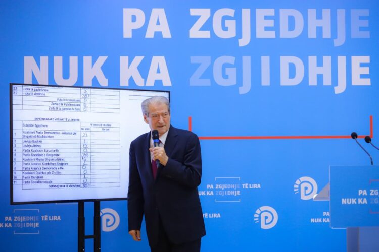 “Masakra elektorale me votat e diasporës”/ Berisha denoncon manipulime të shumta në Vlorë dhe Fier