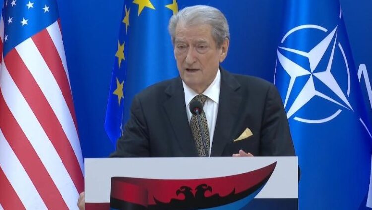 Grupi kriminal i goditur veproi gjatë zgjedhjeve? Berisha: Kush e informoi Visin e Pojës të largohet?