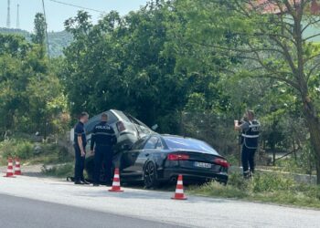 Aksident i frikshëm në Peqin-Elbasan, plagoset rëndë çifti i bashkëshortëve