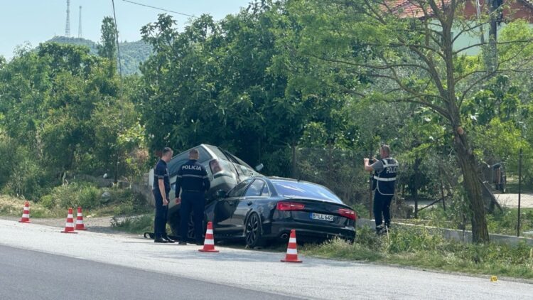 Aksident i frikshëm në Peqin-Elbasan, plagoset rëndë çifti i bashkëshortëve