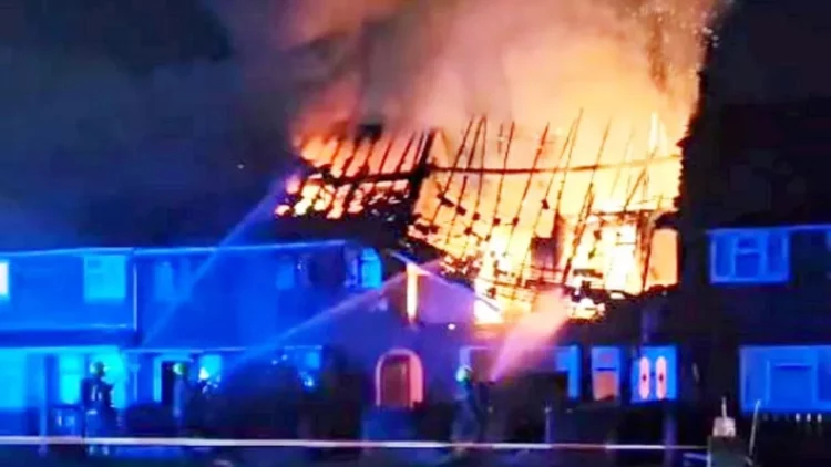 Merr flakë ‘shtëpia e barit’ në Angli, përfundojnë  në spital me djegie te rëndë dy shqiptarë