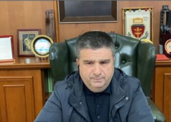 Subashi u dha Kajollëve para zgjedhjeve 140 MLN lekë, kontratë e dyshimtë për barin e kalçetove