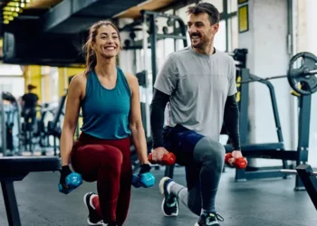 Gratë apo burrat, kush ka më shumë nevojë për ushtrime fizike? Ja çfarë thotë studimi