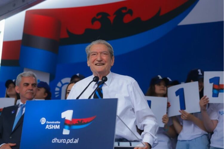 Berisha mbyll fushatën në Tropojë: Vendi po braktiset, Rama i shërben Beogradit