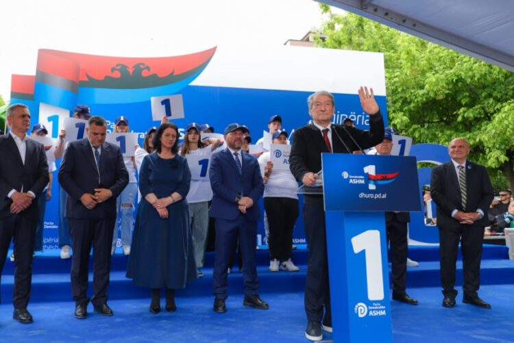 Berisha: Blendi Klosi luan kumar me apartamente,  Agron Malaj është një nga hajdutët më të mëdhenj