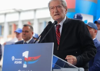 “Jam Sali Berisha unë!”, kryedemokrati-Ramës Ti e provove me mua, tani është radha ime